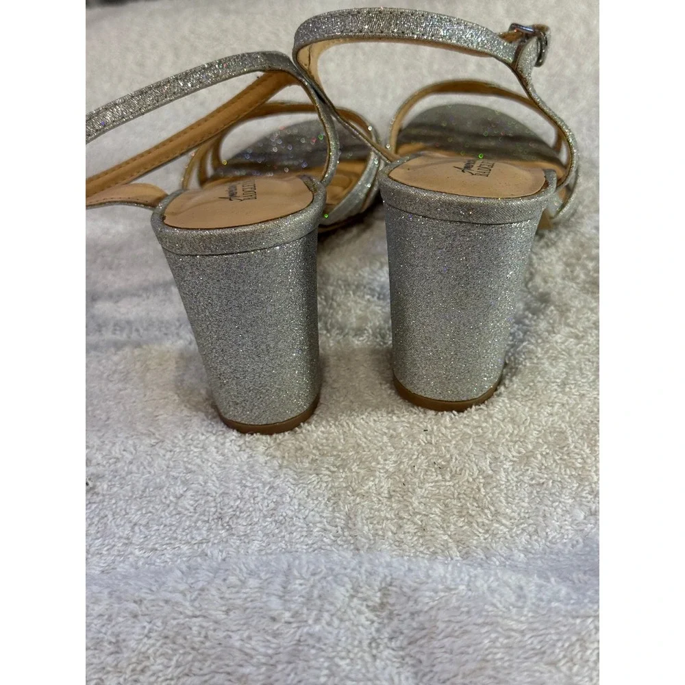 American Glamour Badgley Mischka Silver Glitter Block Heel Strappy Sandals  8